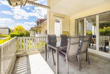 Charmante 4.5-Zi-Wohnung mit Cheminée und Balkon – ruhig & sonnig in Nänikon