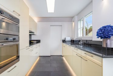 Grosse Dachmaisonette-Wohnung mit gedeckter Terrasse und Schwedenofen