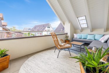 Grosse Dachmaisonette-Wohnung mit gedeckter Terrasse und Schwedenofen